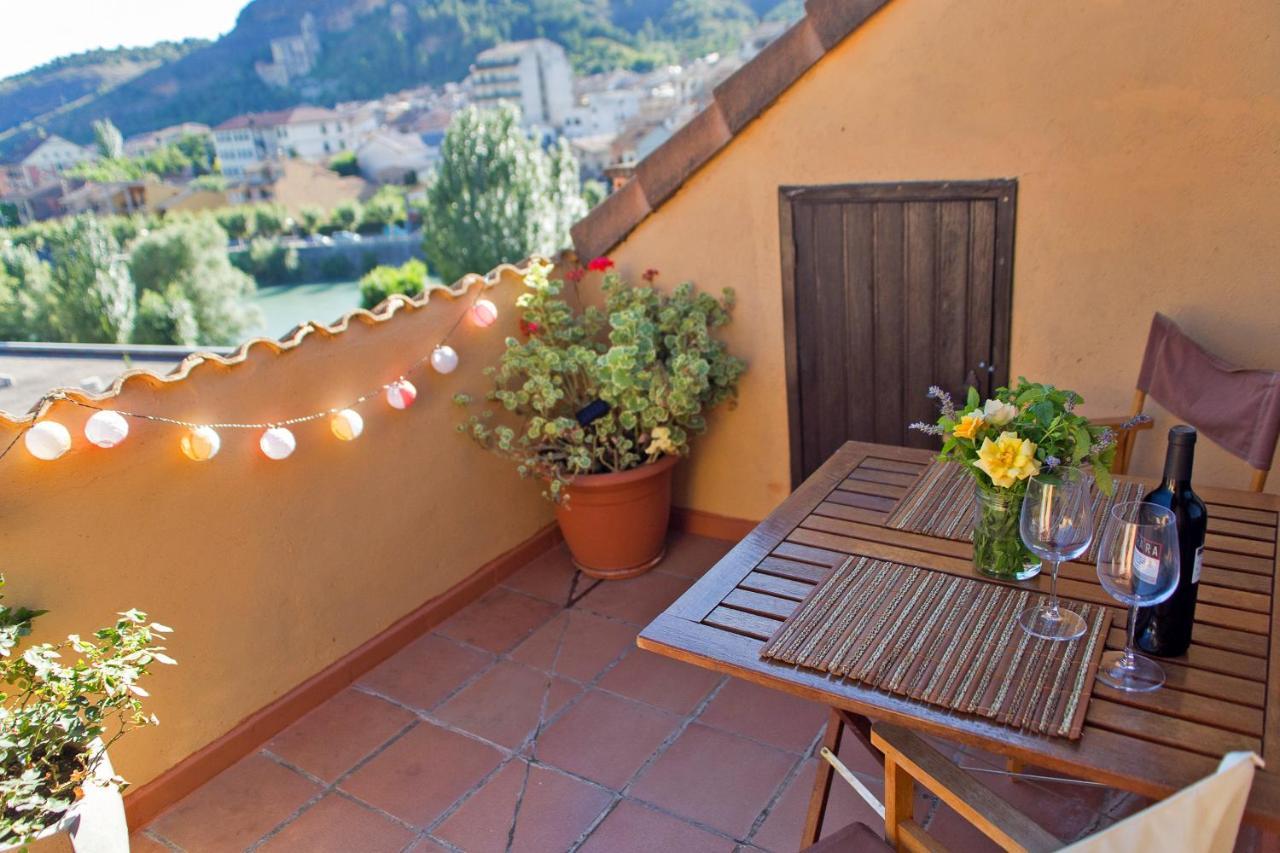 Atico Con Terraza En Graus-Pirineo De Huesca Apartman Kültér fotó